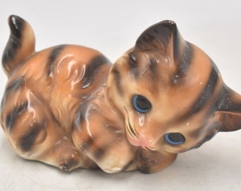 Vintage Tabby Cat Figurine Statue Ornament Decorative Ceramic
