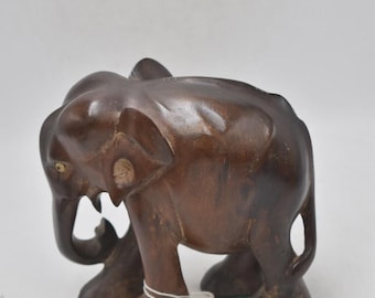ヴィンテージの手彫りの木製象、スリランカの民芸品の置物、ダーク