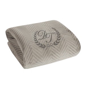 DECORATORE THUIS & STIJL - Gewatteerde velours sprei - Gewatteerde deken met gepersonaliseerd borduurwerk - 200 x 220 cm - Beige spar