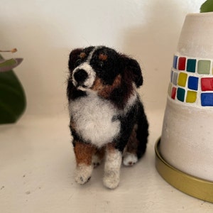Custom felted dog sculpture, gift for dog lover, dog memorial, pet loss gift, 3D dog sculpture, realistic dog replica, felted dog, wool felt