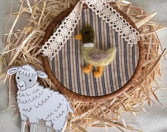 Felt Mallard Duck Embroidery Hoop: Rustic Nursery Wall Art