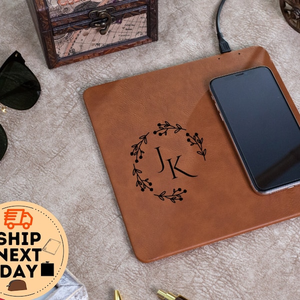 Custom Leather Charging Mat ,Personalized Phone Charger ,Coworker Gift, Gift For Dad, Boss Gift, Gift for Him & Her, Office Gifts