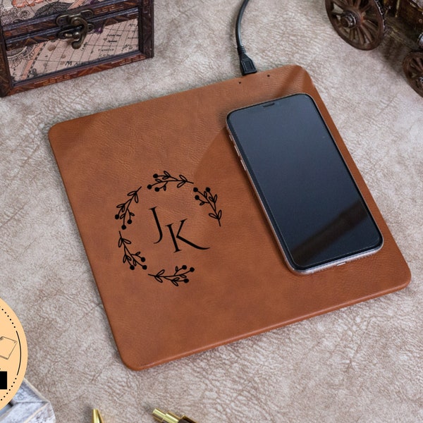 Custom Leather Charging Mat ,Personalized Phone Charger ,Coworker Gift, Gift For Dad, Boss Gift, Gift for Him & Her, Office Gifts