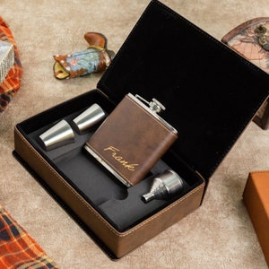 Groomsmen Gifts, Groomsmen Flask Set, Leather Hip Flask, Flask For Groomsmen, Engraved Dad Gift, Gift For Dad, Father&#39;s Day Gift Flask
