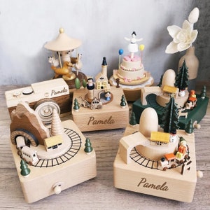 Caja de música de carrusel de recuerdo tallada personalizada, caja de música de noria/tren/arcoíris/castillo de madera, recuerdo para bebés/niños