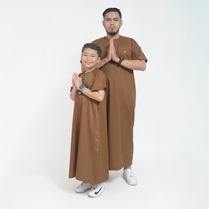 MUSA Adult thobe, men&#39;s arabian thobe, men&#39;s umrah thobe (small size)