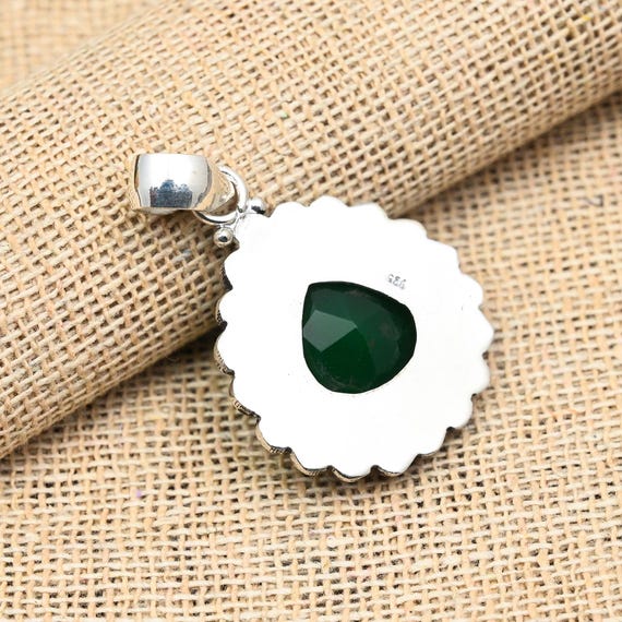 Ciondolo Fatto A Mano In Onice Verde - Pietra Naturale Con Ciondolo A Ciondolo, Lunghezza 1,65 Pollici. Gioiello Artigianale Dall'India, Regalo Perfetto Per Matrimonio O Compleanno.