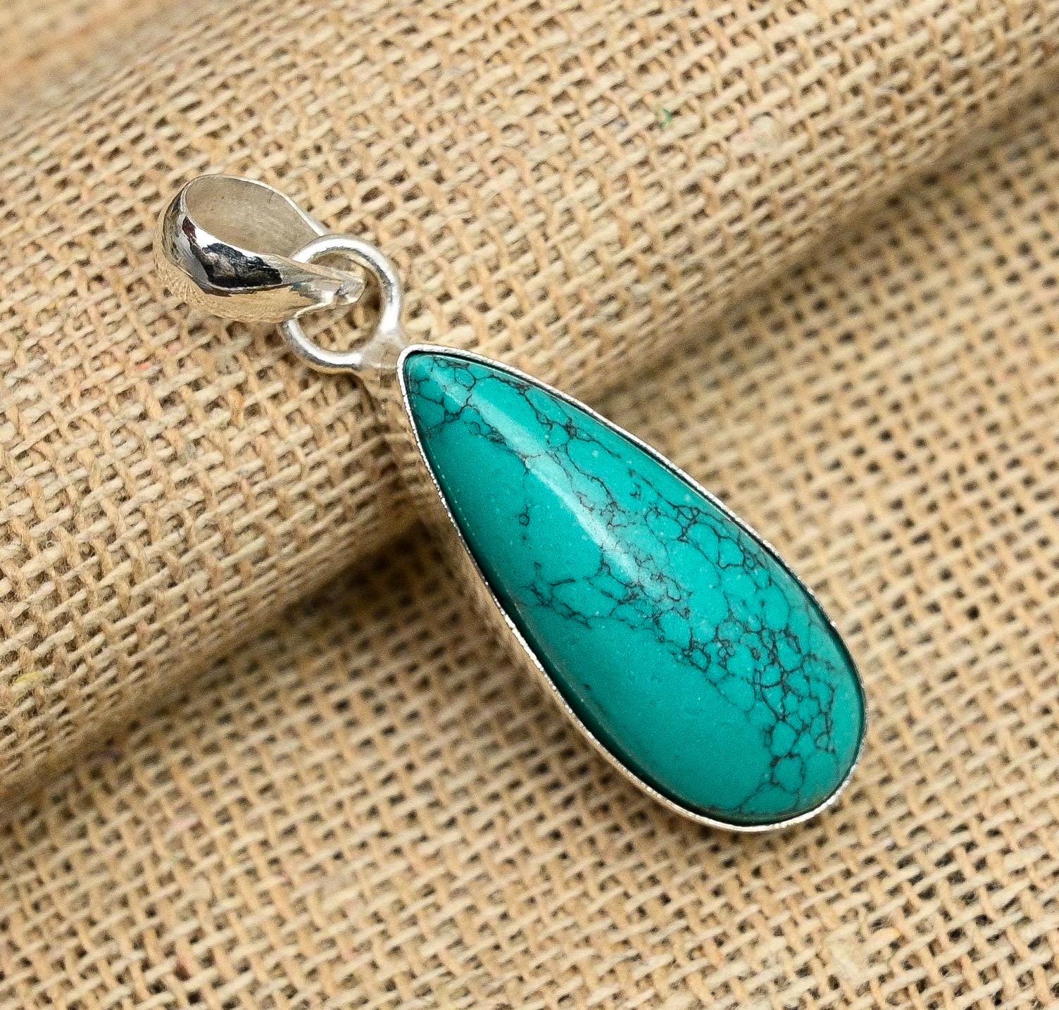 Ciondolo con pietra preziosa turchese: gioielli fatti a mano placcati in argento - Italia Ciondolo con pietra preziosa turchese: gioielli fatti a mano placcati in argento - Italia