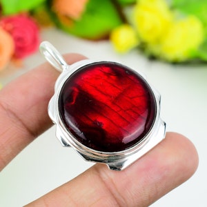 Red Flash Labradorite Gemstone Silver Pendant Handmade Pendant 925 Sterling Silver Beautiful Pendant Red Flash Labradorite Pendant For Women