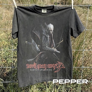 Camiseta de Devil May Cry 3, camiseta gráfica vintage de Vergil, camiseta de anime japonés para gamers, camiseta retro de videojuegos, regalo genial de Vergil de DMC3 para él.