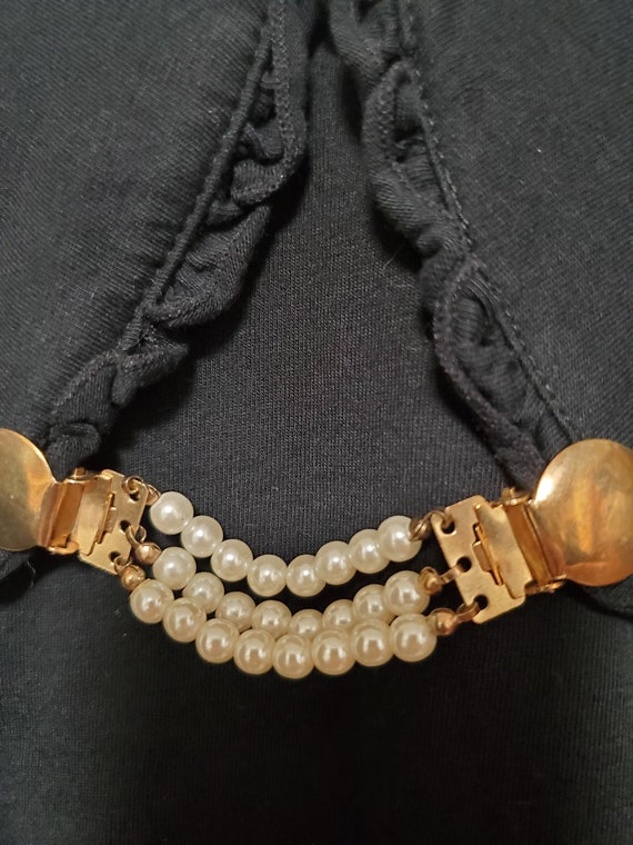 Triple Strand Vintage Faux Pearl Gold Tone Disk C… - image 2