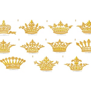 Könnte beinhalten: Ein Set aus zehn goldenen Kronen mit komplizierten Designs. Die Kronen sind alle in verschiedenen Formen und Größen, aber sie haben alle einen ähnlichen verzierten Stil.