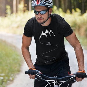 Mountains serpentines cyclist road bike - Organic Shirt