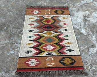 Handwoven Wool Jute Kilim Rug, Wool Jute Rug, Kilim Jute Rug, Flatweave Rug, Bohemian Rug, Indian Dhurrie Rug , White Floral Modern Design,