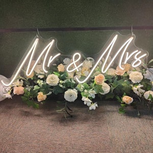 Mr & Mrs Neon Sign Custom Wedding Decor, Neon Sign Wedding Wall Decor, Neon Light Wedding Gifts, Neon Wedding Sign Personalized Gifts image 1