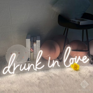Custom &#39;Drunk in Love&#39; LED Neon Sign: Wedding Decor