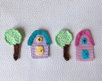2 Apliques Casa y árbol de crochet, miniatura.