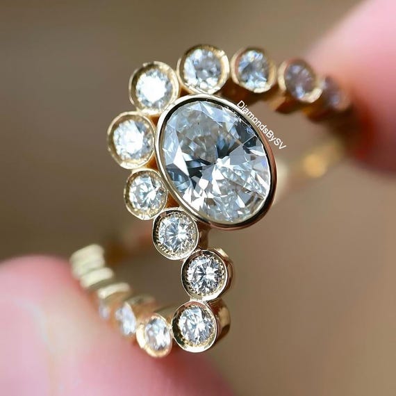 オフセット1.25カラットオーバルカットモアッサナイトエンゲージリング