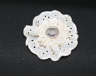 Pince barrette à cheveux 3 fleurs perles blanc cassé mariage fêtes