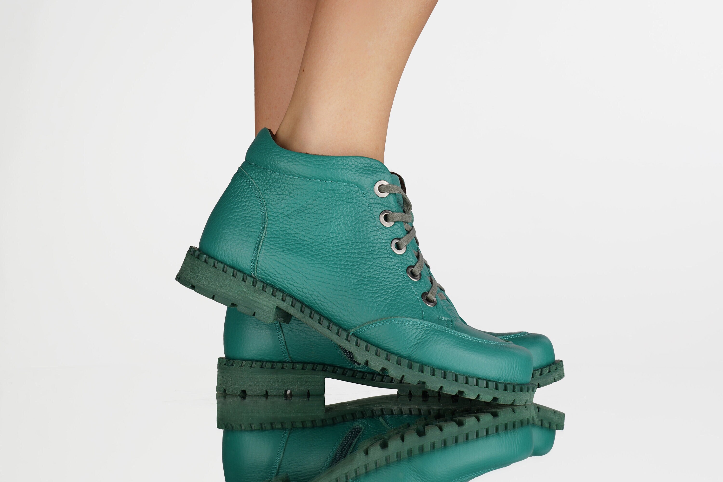 Natural sport shop women's shoes