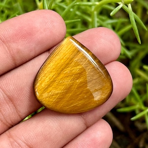 Tiger Eye Heart Cabochon: Handcrafted Thumb Stone, Meditation Crystal