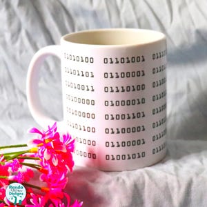 Kundengerechte Binärcode-Tasse - personalisierte Nachricht, Tech-Geschenk