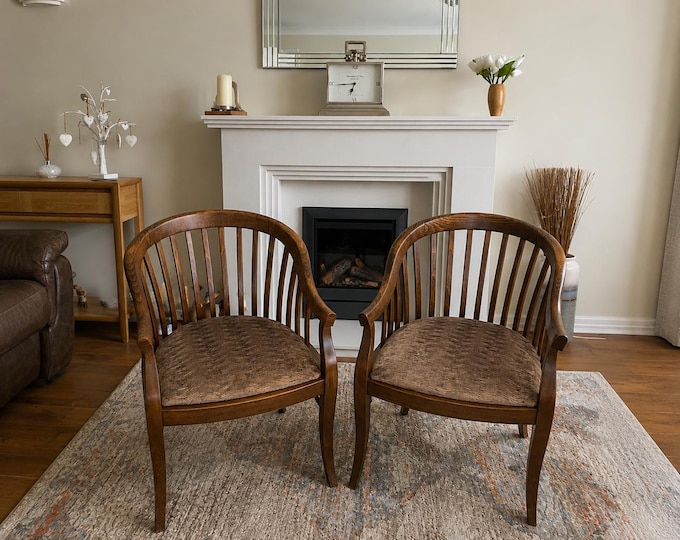 Vintage / Mid-Century matching pair of armchairs.