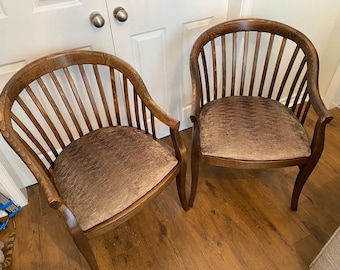 Vintage / Mid-Century matching pair of armchairs.