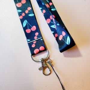 Keycord met zwarte kersen