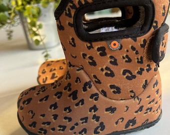 Boggs leopard waterproof boots