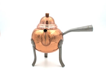 Cafetera árabe turca Cezve de cobre / Olla hecha a mano / Olla de cobre vintage w. Mango y pies de hierro / Ibriki briki griego / Cafetera de cobre