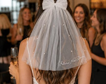 Bride Bow with Veil | Hen Party Bride to Be Hair Clip | Personalised Bridal Veil Bow | Future Mrs Gift