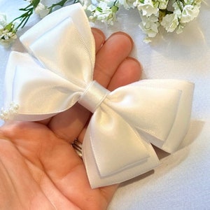 White Ivory bow / bride veil / flower girl headband / Bride hair piece / ivory hair clip / bridal bow/ baby headband / baby bow / wedding