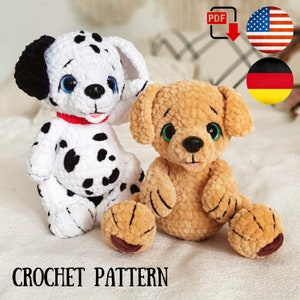 Puede incluir: Patrón de crochet para dos adorables perros de peluche. Un perro es un dálmata blanco y negro y el otro es un cachorro marrón y blanco. El patrón está disponible en inglés y alemán.