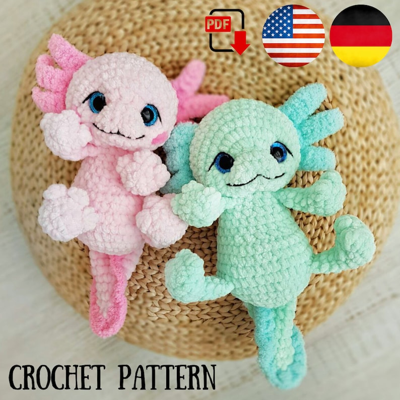 Pode incluir: Padr&atilde;o de croch&ecirc; para fazer dois peluches axolotl. Um &eacute; rosa e o outro &eacute; verde claro. O padr&atilde;o est&aacute; dispon&iacute;vel para download em PDF.