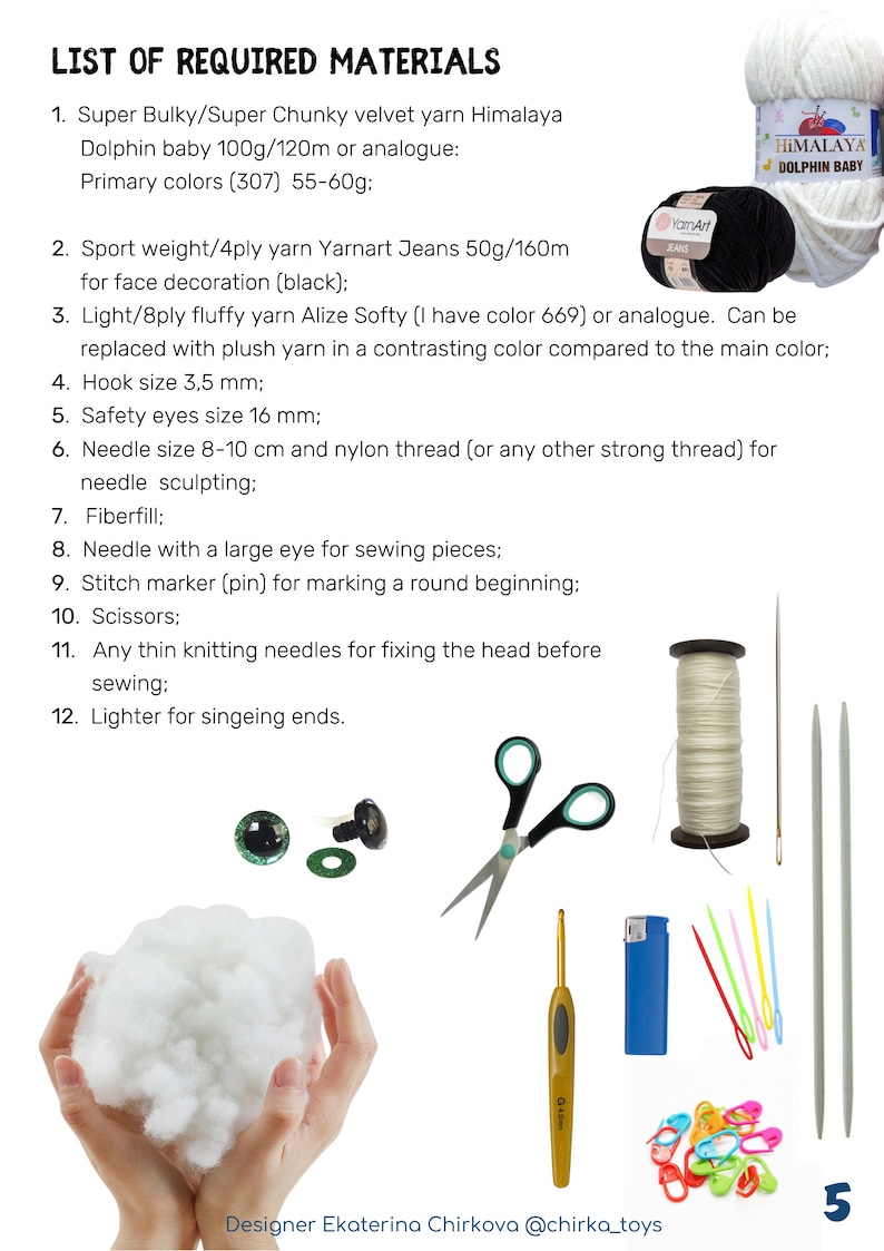 Pode incluir: Uma lista de materiais necess&aacute;rios para criar um animal de pel&uacute;cia. A lista inclui fio, enchimento, olhos de seguran&ccedil;a, agulhas, um gancho de croch&ecirc;, tesoura e um isqueiro. A imagem tamb&eacute;m mostra um close-up dos materiais.