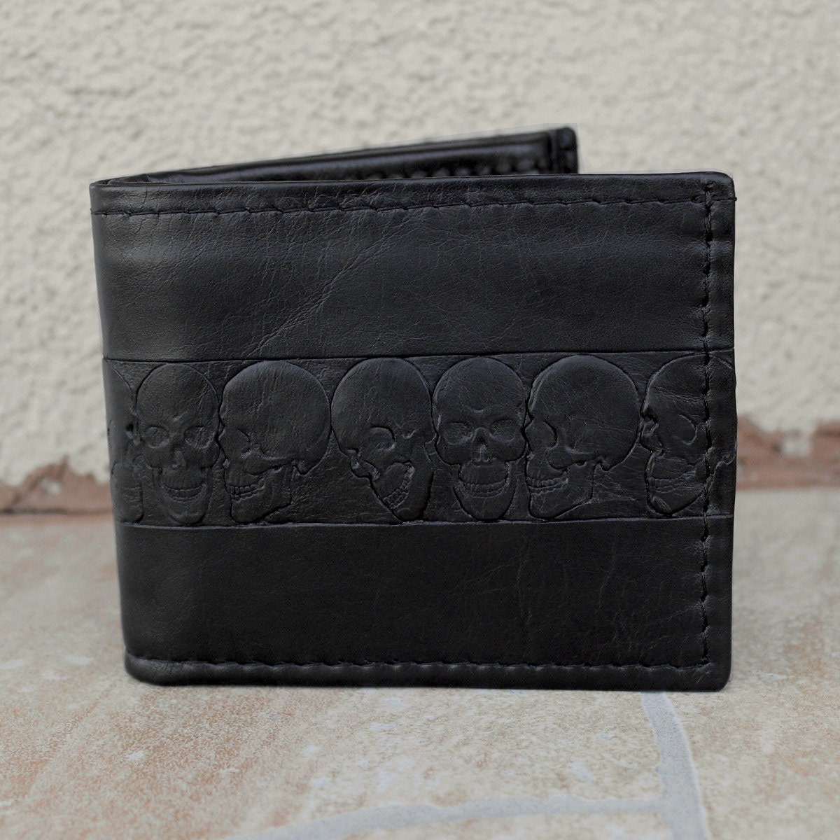 Shagwear Mens Wallet Various Colors and Designs: Abstract Skull Black 