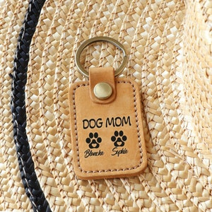 Personalized Dog Name Keychain , Leather Key Fob, Dog Lovers Keychain, Engraved Pet Paw Keychain, Dog Owner Gift, Dog Mom Gift, Mothers Day