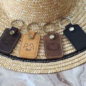 Personalized Cat and Dog Mom Keychain for Birthday, Custom Pet Keychain, Engraved Pet Name Key Chain, Dog Pet Gifts, Pets Names and Breeds image 5