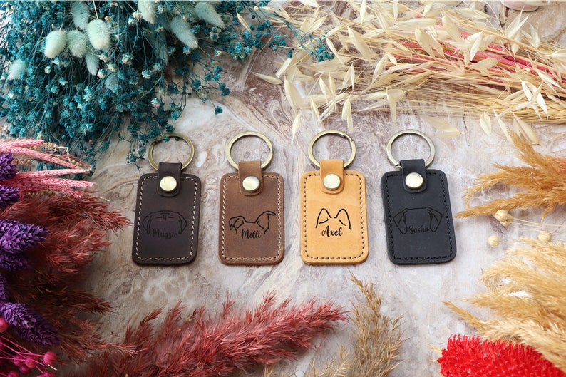 Personalized Cat and Dog Mom Keychain for Birthday, Custom Pet Keychain, Engraved Pet Name Key Chain, Dog Pet Gifts, Pets Names and Breeds image 2