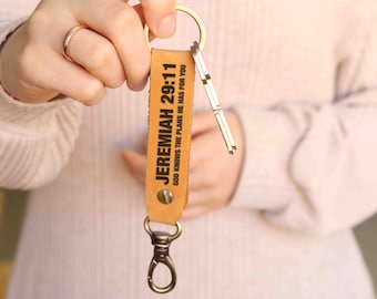 Christian Leather Keychain, Bible Verse Key Holder, God Knows the Plans, Worship Gifts for Dad, Religious Keyring Gifts, Fathers Day Gifts