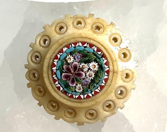 Broche de mosaico italiano.