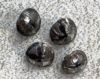 Set of 4 diminutive Niellowork buttons.