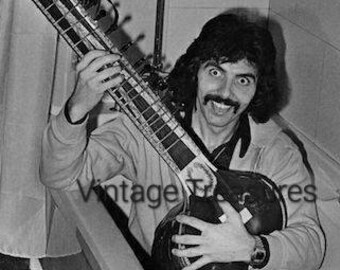 Tony Lommi Playing Sitar in Style