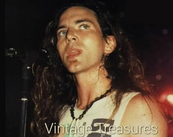 Pearl Jam's Handsome Frontman