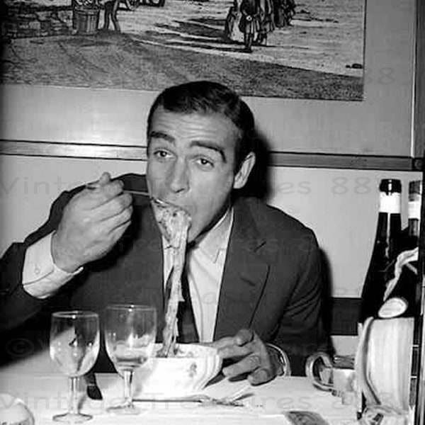 Sean Connery Enjoys some Pasta