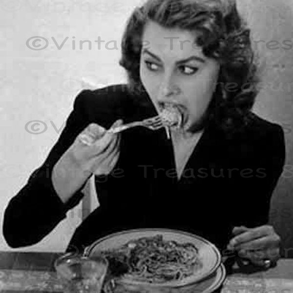 Sophia Loren Enjoys Spaghetti