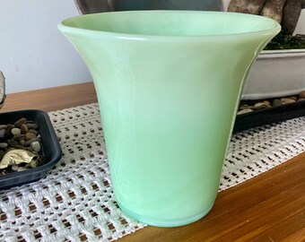 Vintage Jadeite Fenton Art Glass Vase - Mid-Century Decor