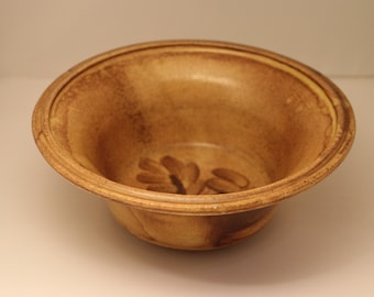 Kupittaan savi Finland ceramic bowl with flower decoration