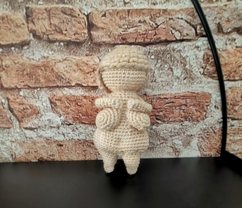 Crochet Willendorf Venus - Amigurumi Crochet Pattern (in EN, DE) image 6